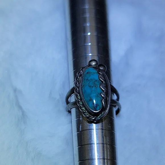 5g Vtg Native American Old Pawn Turquoise And Sterling Silver Size 7 Ladies Ring - Picture 6 of 16